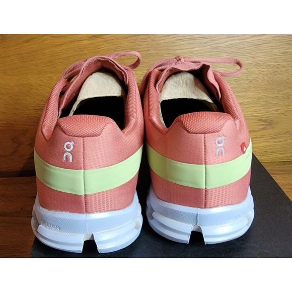 On Cloud Couldflow Running Shoes - Picture 4 of 10